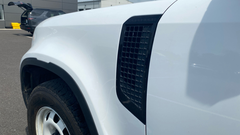 Land Rover Defender 90 Diesel 3.0 D250 Hard Top Auto